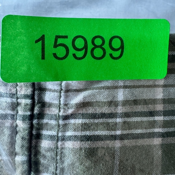 Izod Vintage Y2K Vibe Men's 34 Plaid Golf Cargo Shorts Green Outdoor Cotton - Picture 16 of 16